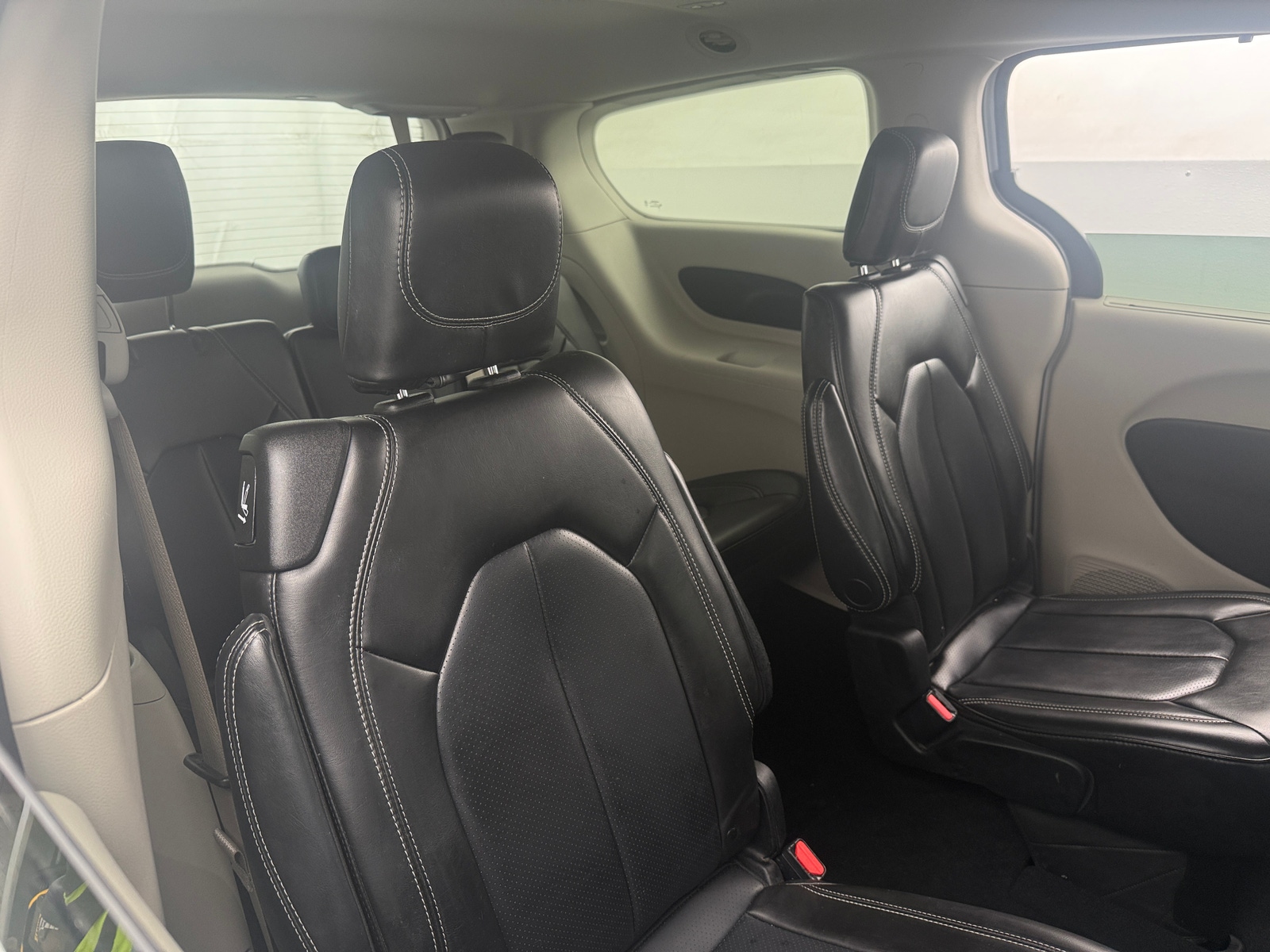 Thumbnail: 2023 Chrysler Pacifica - 5