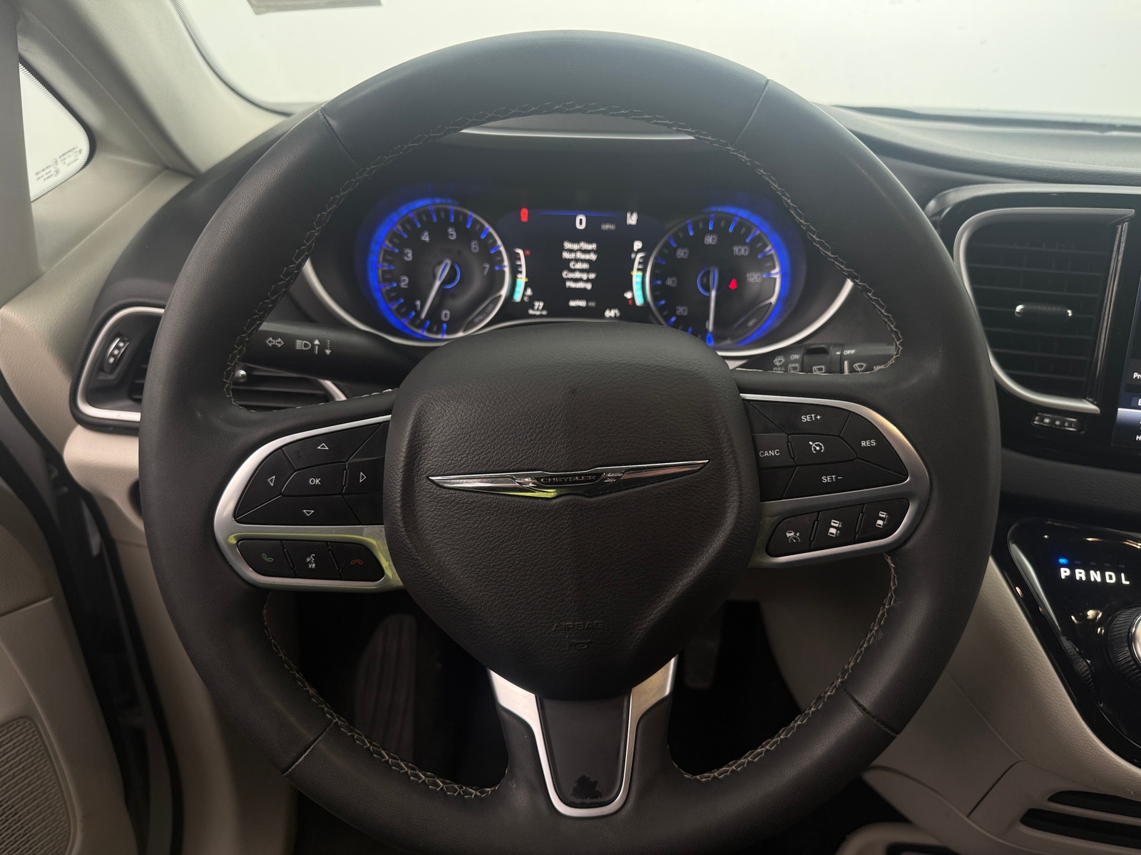 Thumbnail: 2023 Chrysler Pacifica - 4