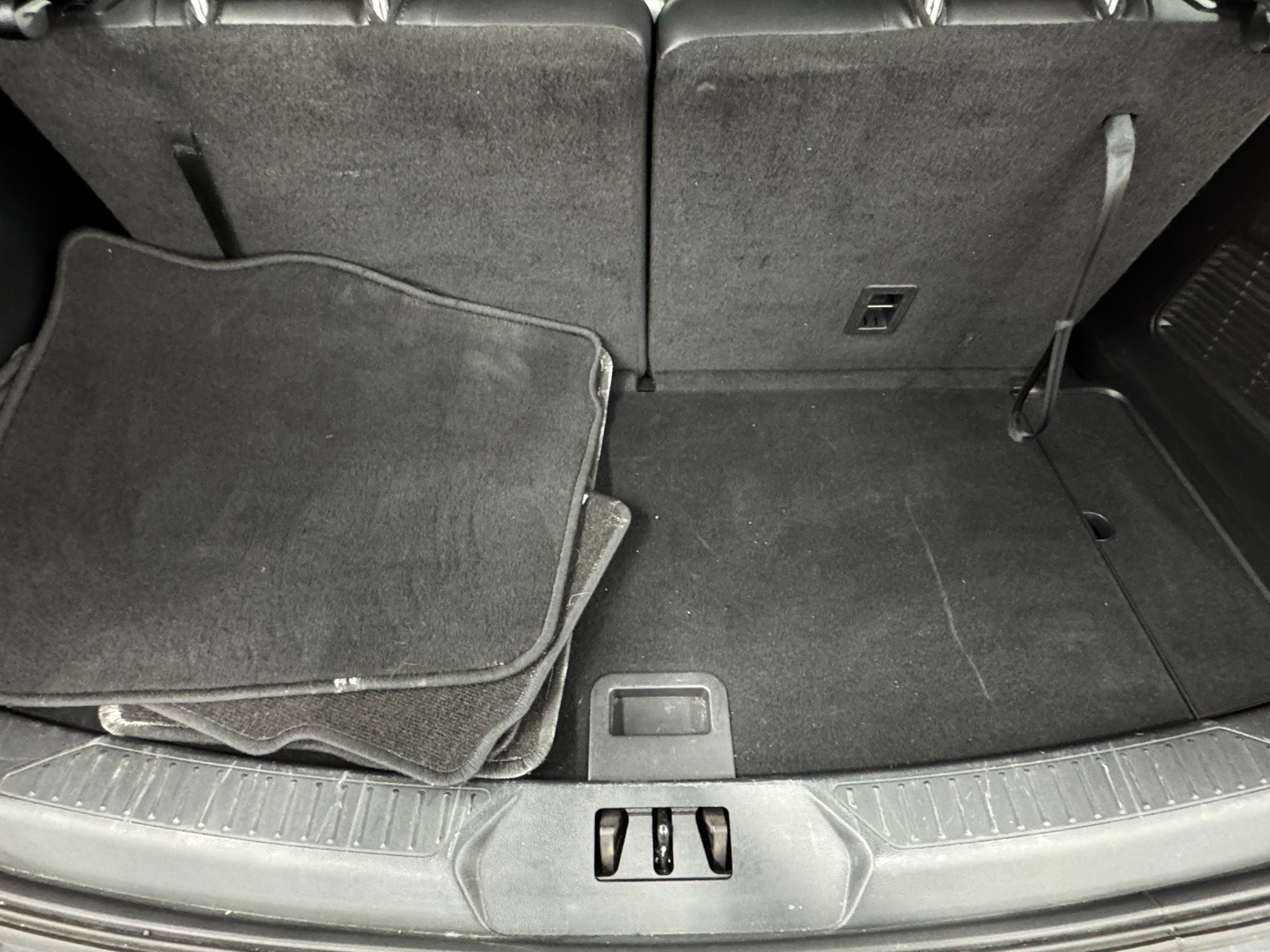 Thumbnail: 2021 Ford Explorer - 6