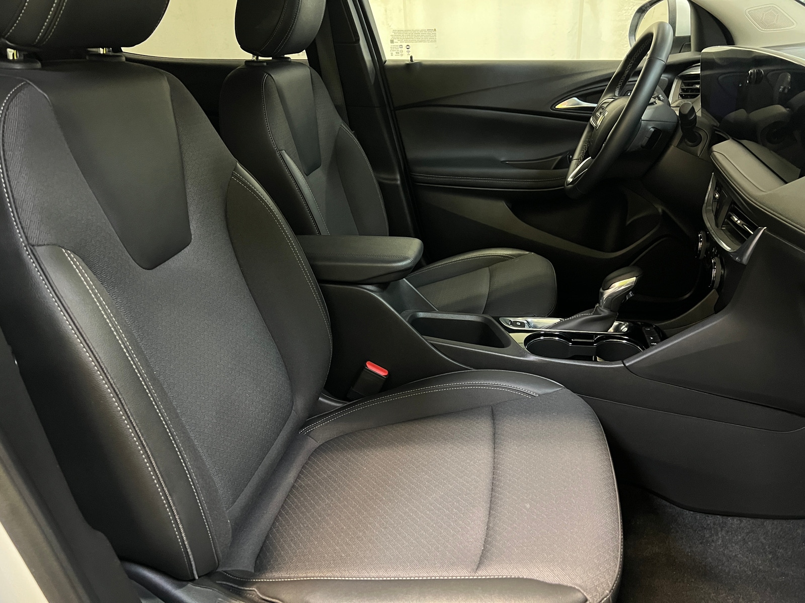 Thumbnail: 2025 Buick Encore GX - 2