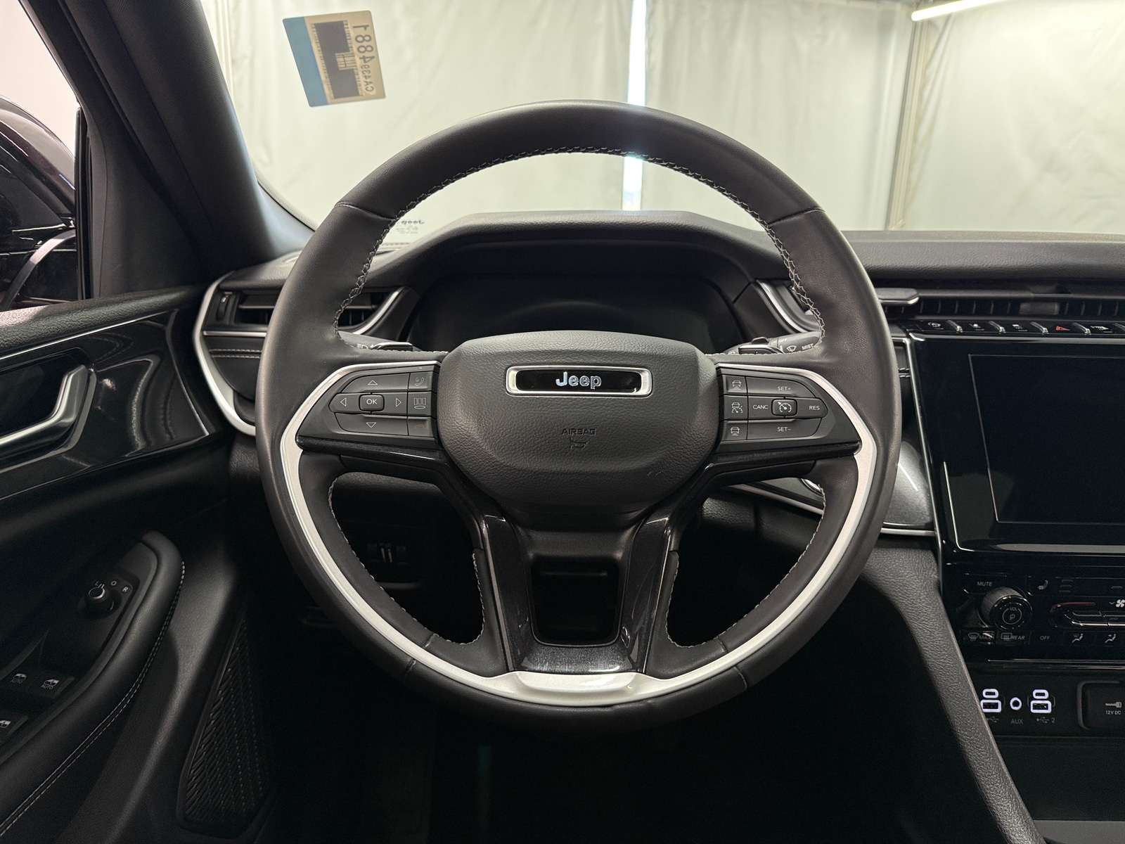 Thumbnail: 2023 Jeep Grand Cherokee L - 4