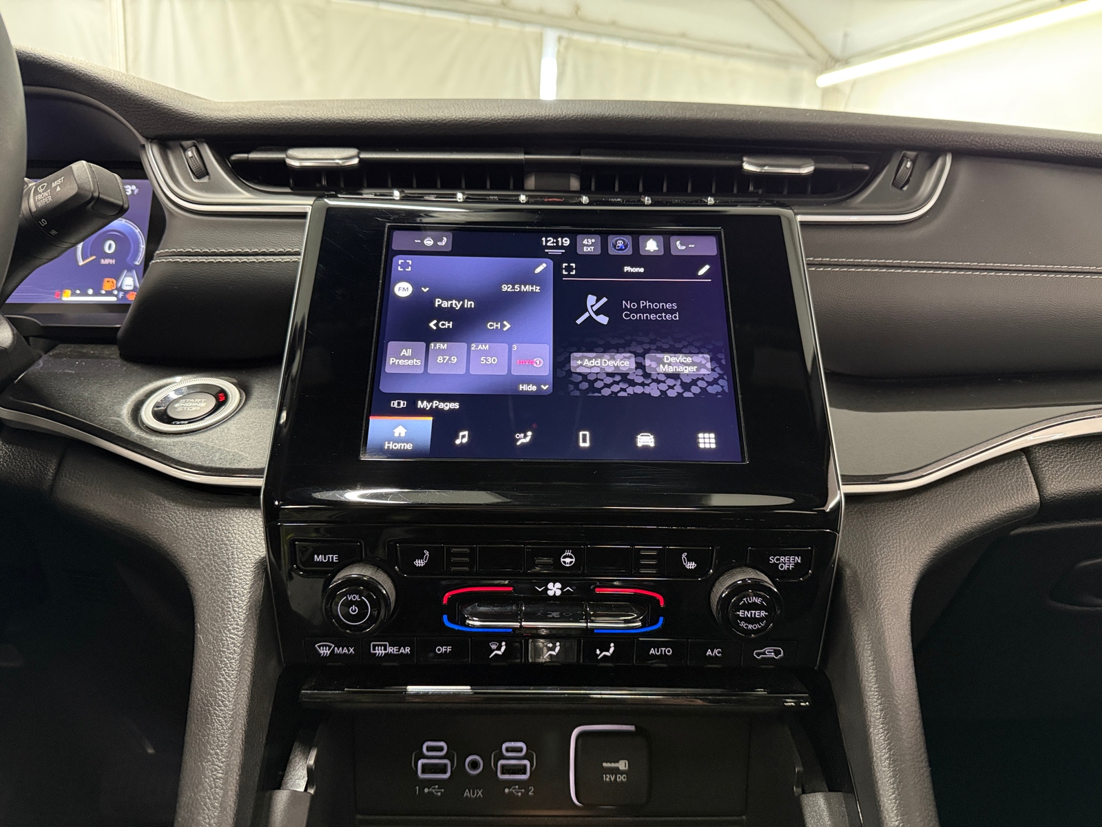 Thumbnail: 2023 Jeep Grand Cherokee L - 3