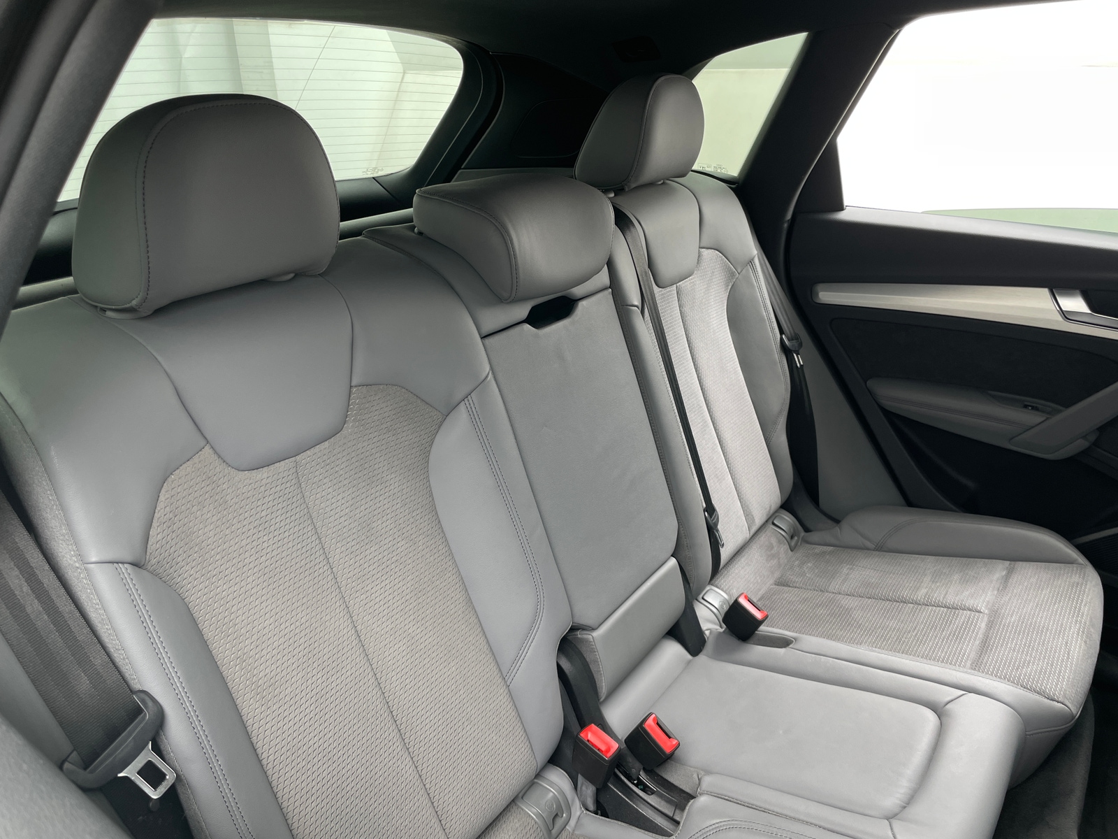 Thumbnail: 2020 Audi SQ5 - 5