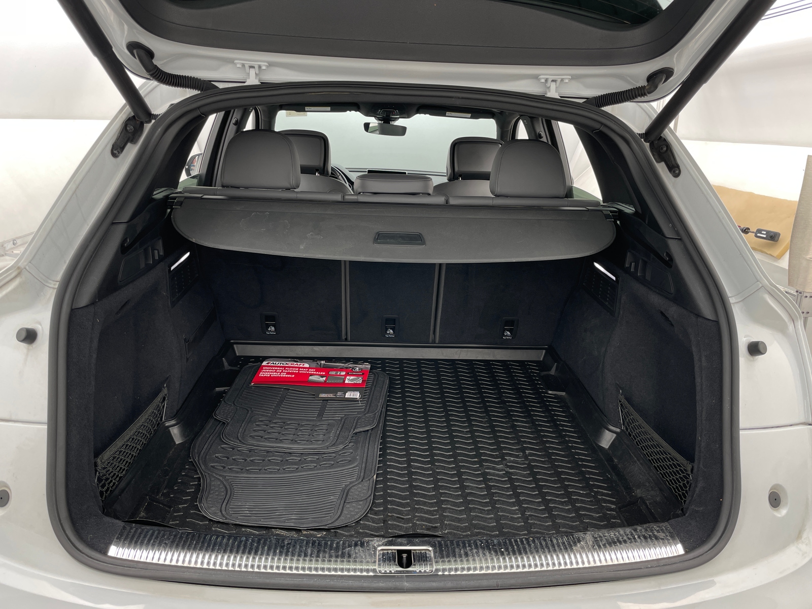 Thumbnail: 2020 Audi SQ5 - 6