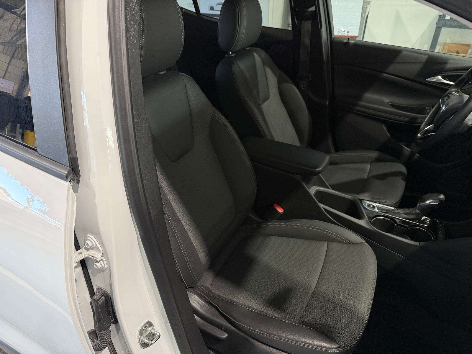 Thumbnail: 2025 Buick Encore GX - 2