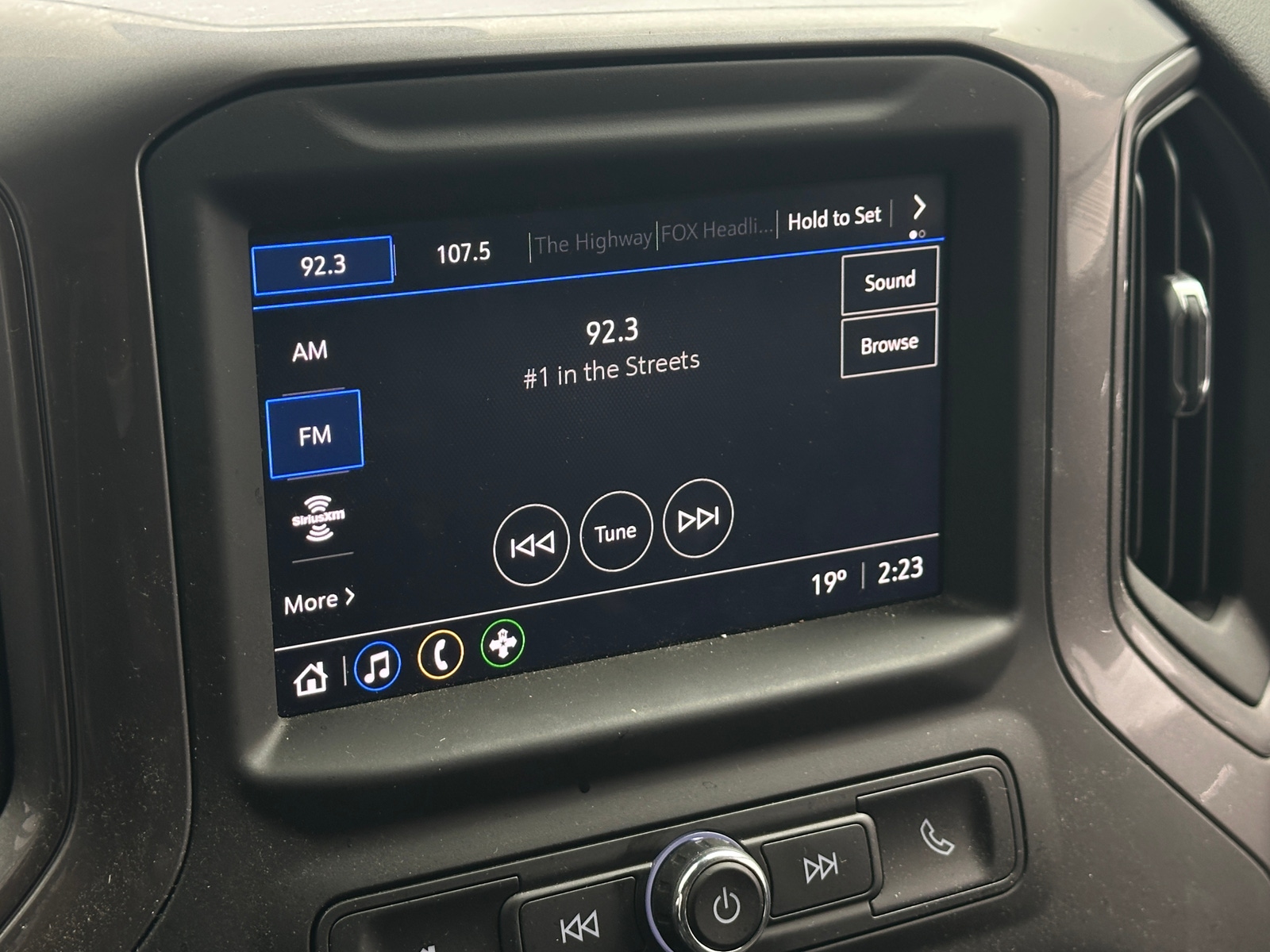 Thumbnail: 2022 Chevrolet Silverado 1500 - 4