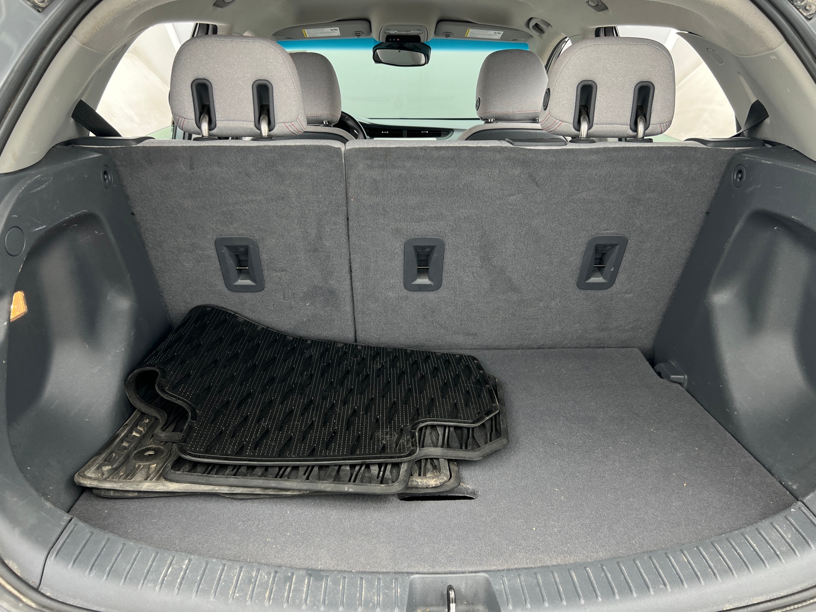 Thumbnail: 2019 Chevrolet Bolt EV - 6