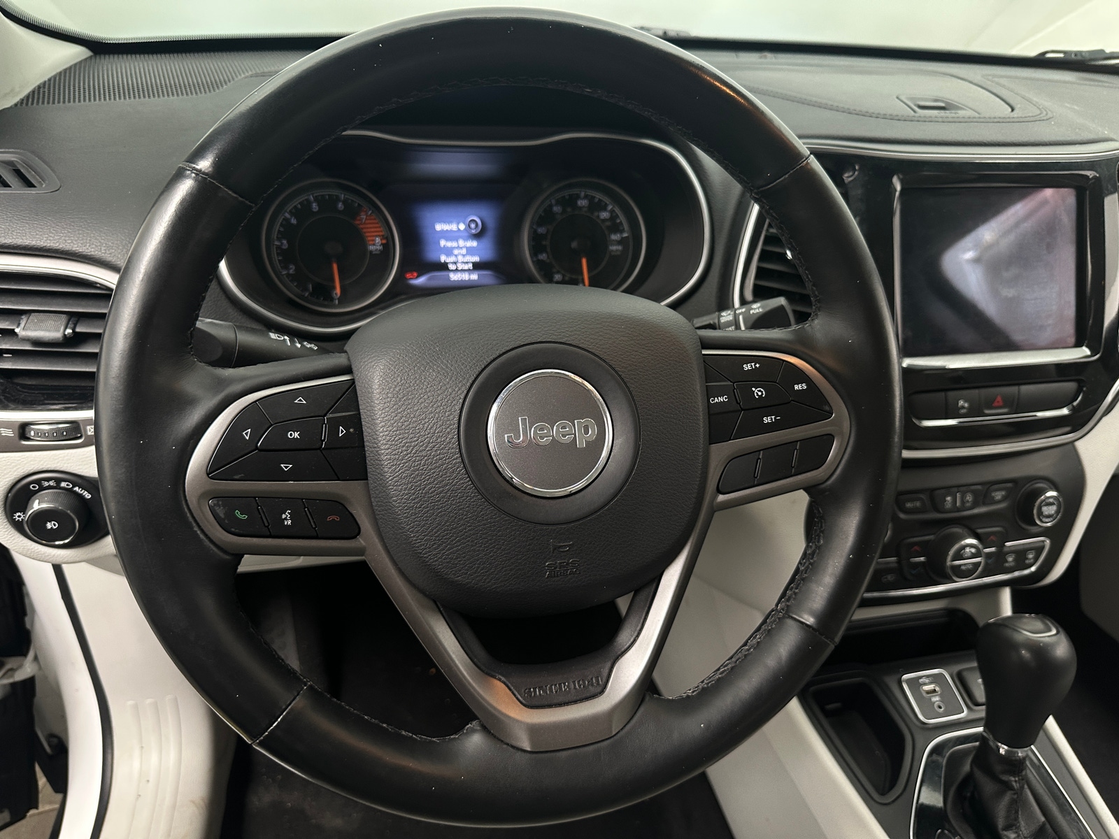 Thumbnail: 2019 Jeep Cherokee - 4