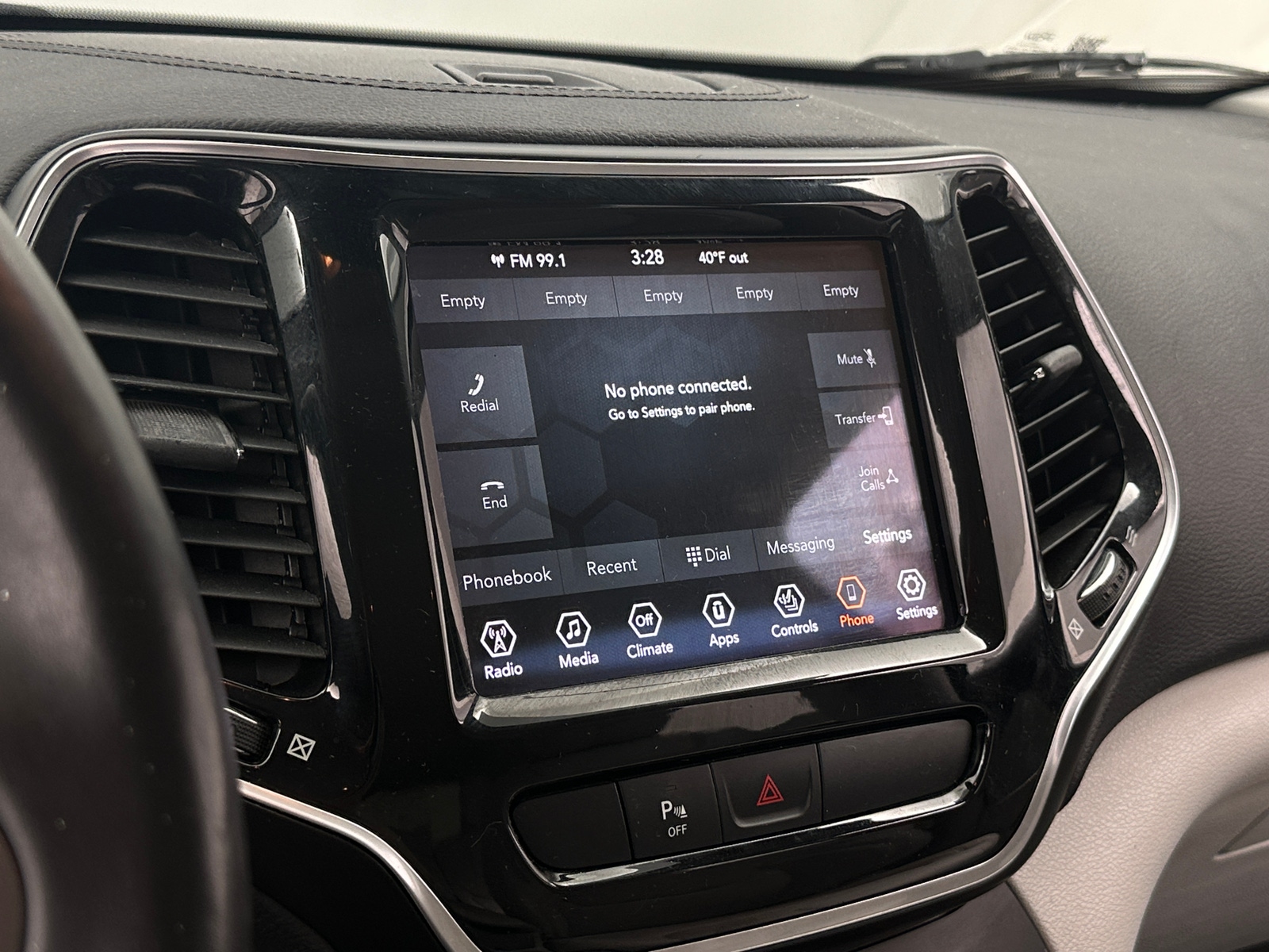 Thumbnail: 2019 Jeep Cherokee - 3