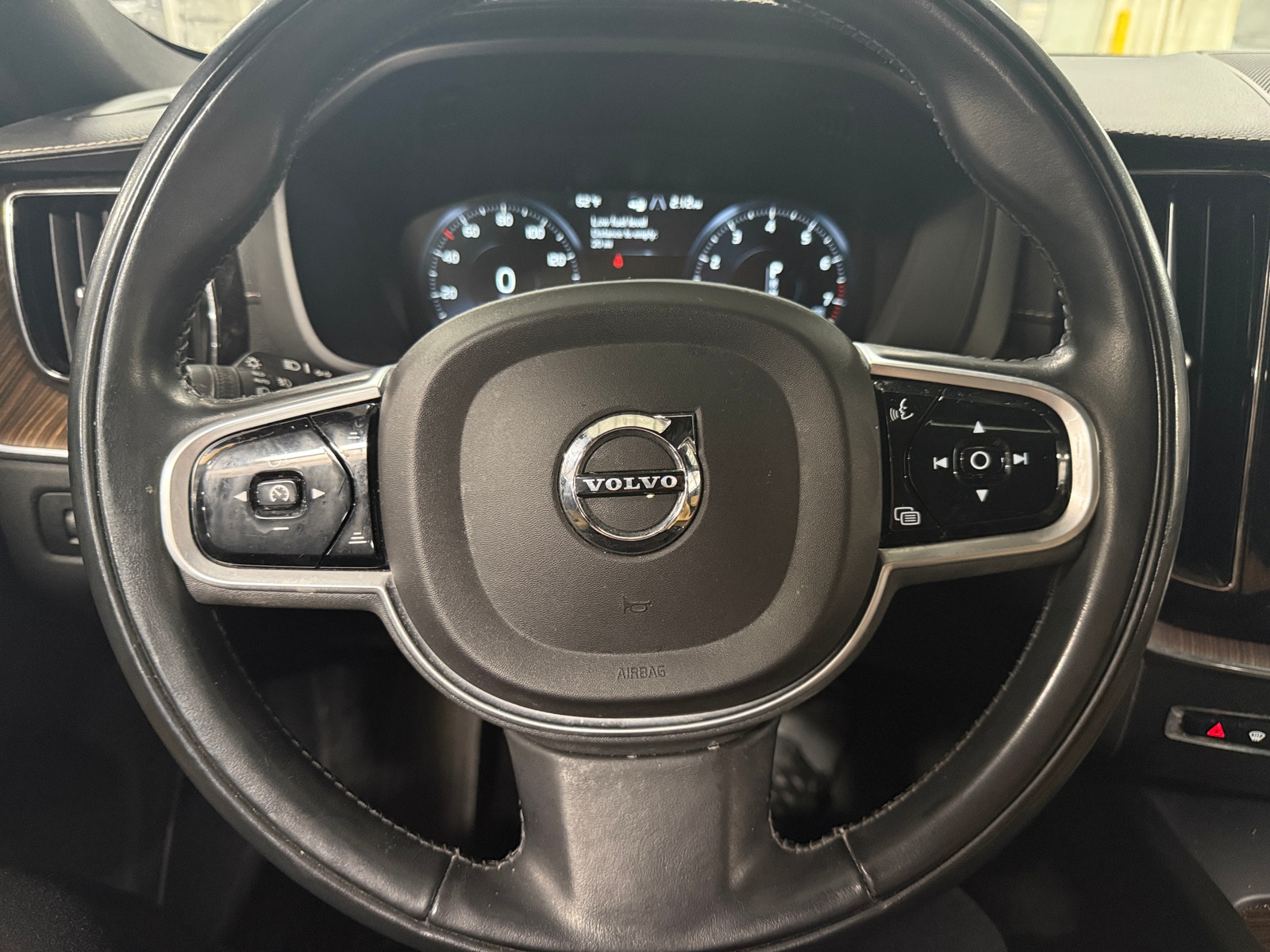 Thumbnail: 2021 Volvo XC60 - 4