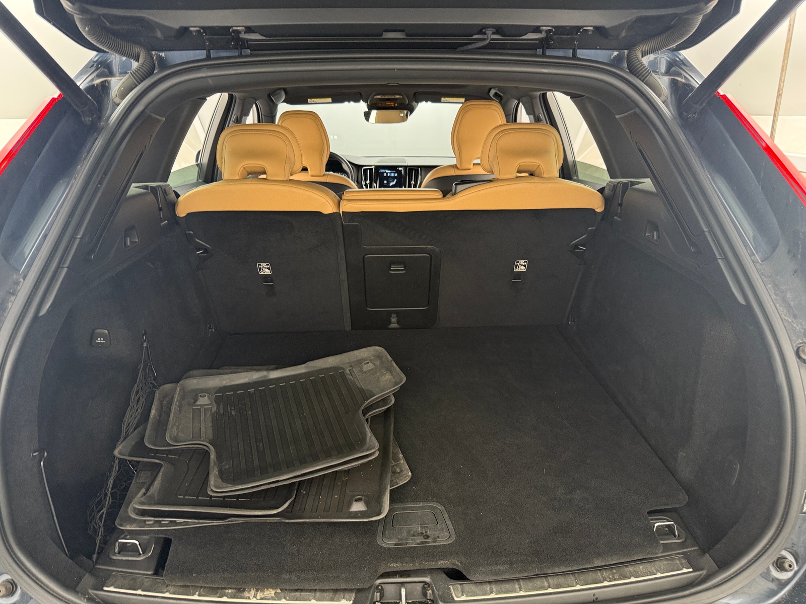 Thumbnail: 2021 Volvo XC60 - 6