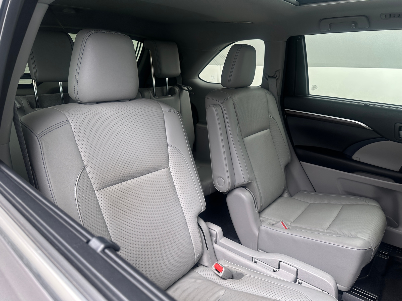 Thumbnail: 2016 Toyota Highlander - 5