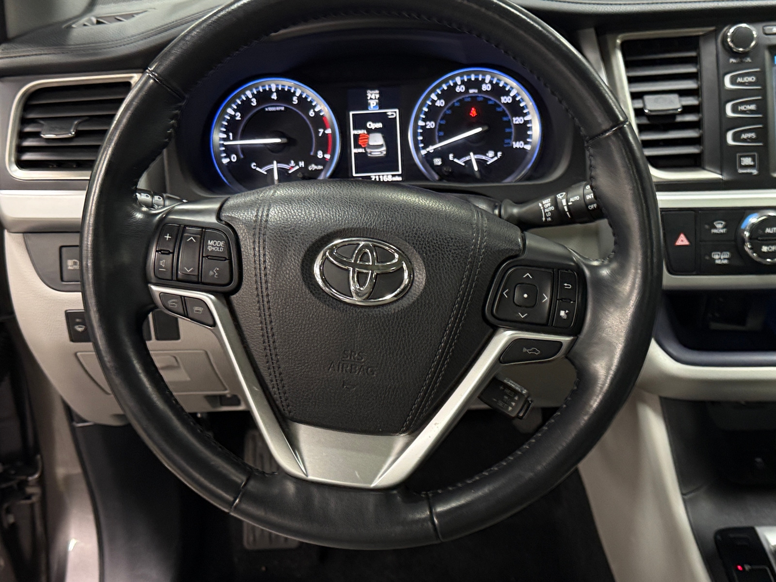 Thumbnail: 2016 Toyota Highlander - 4