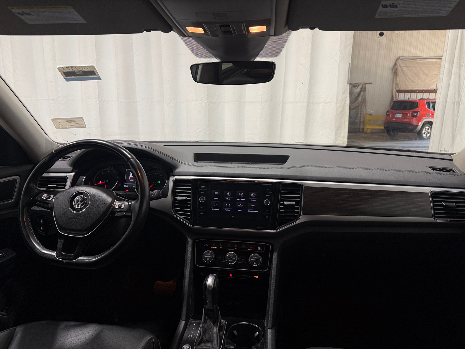 Thumbnail: 2018 Volkswagen Atlas - 2