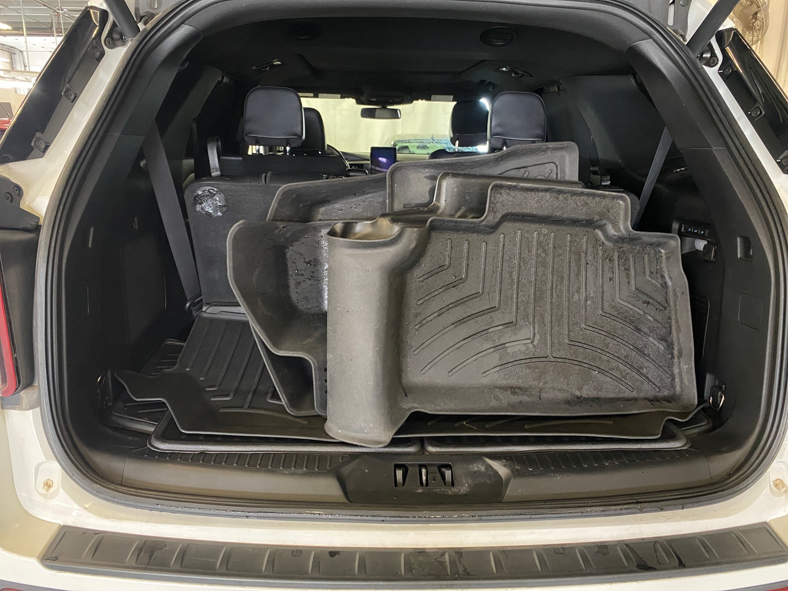 Thumbnail: 2021 Ford Explorer - 6