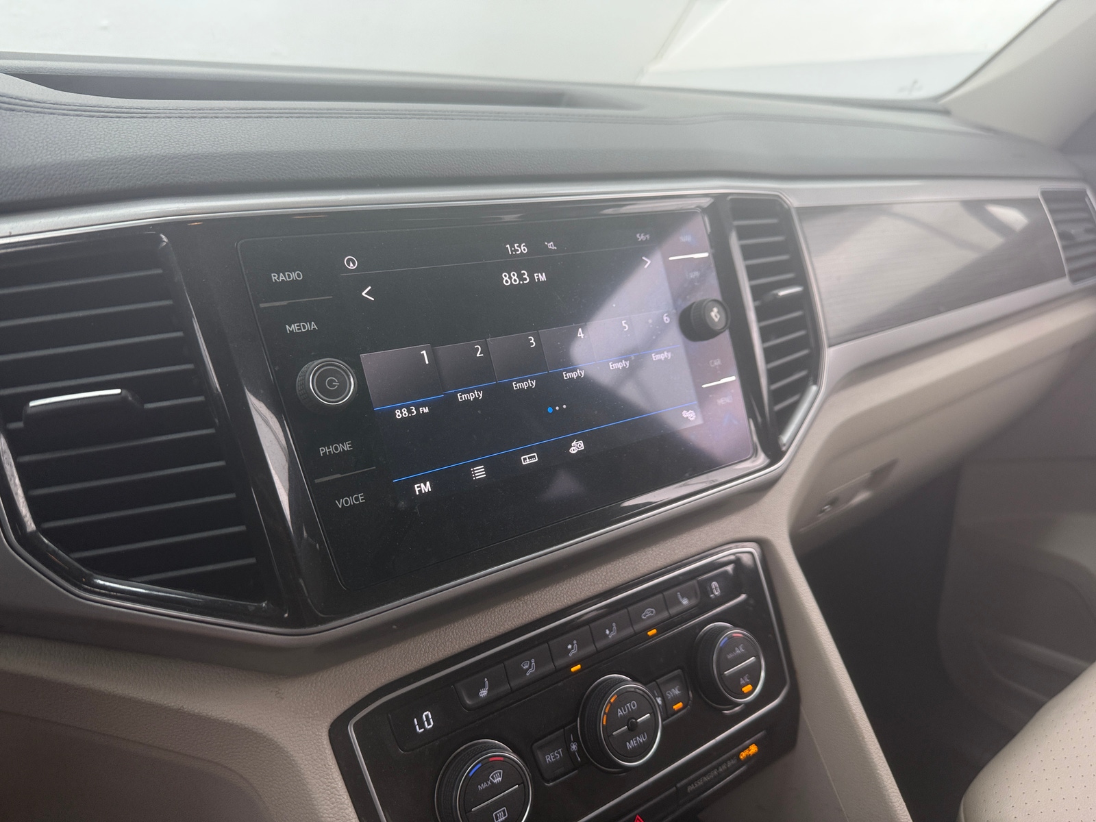 Thumbnail: 2019 Volkswagen Atlas - 3