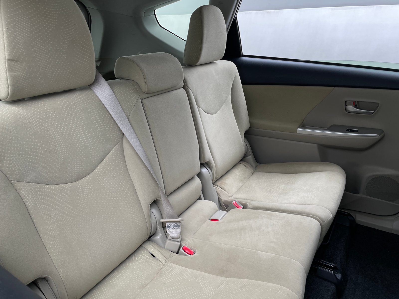 Thumbnail: 2013 Toyota Prius v - 6