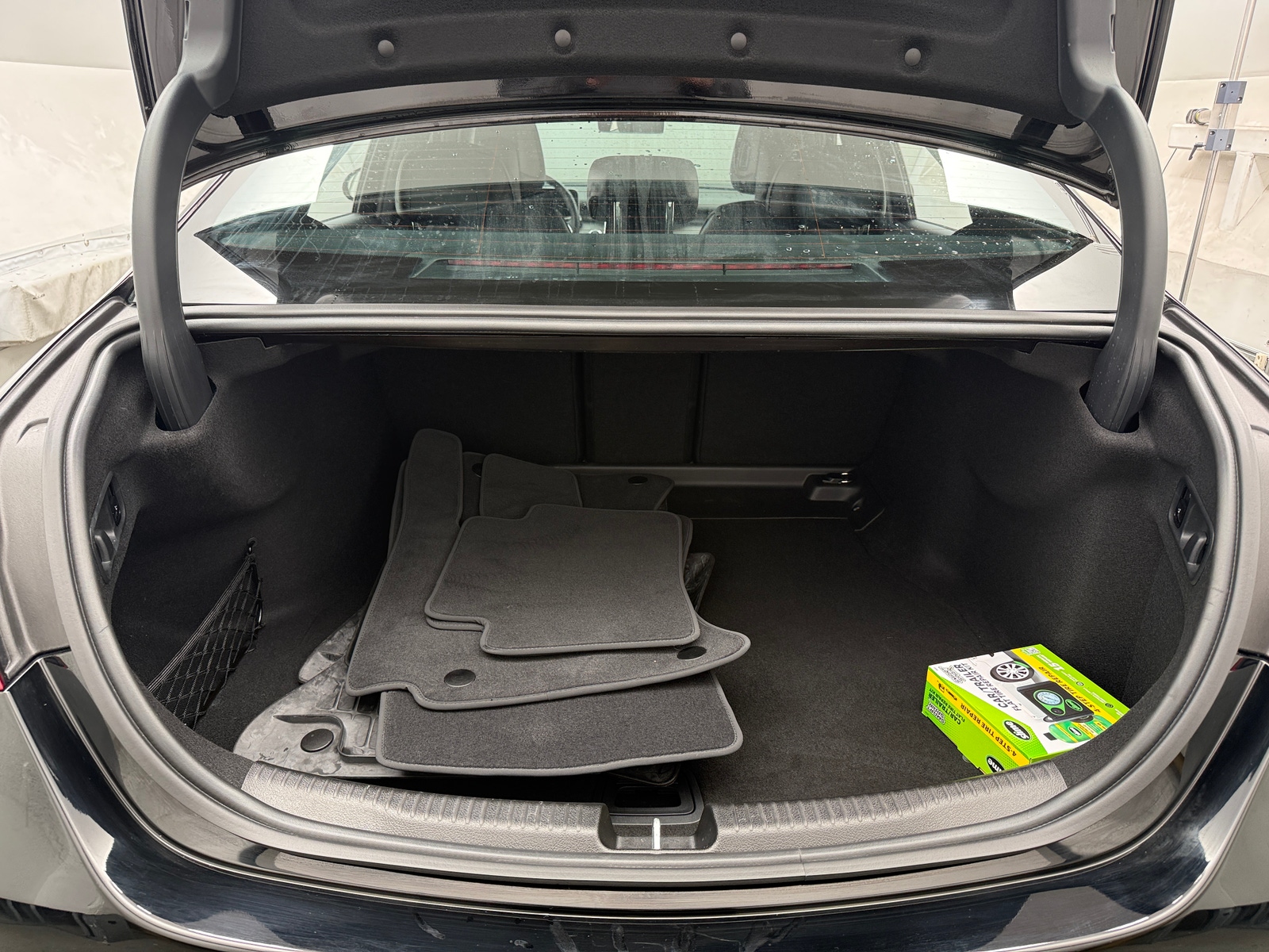 Thumbnail: 2025 Mercedes-Benz C-Class - 6