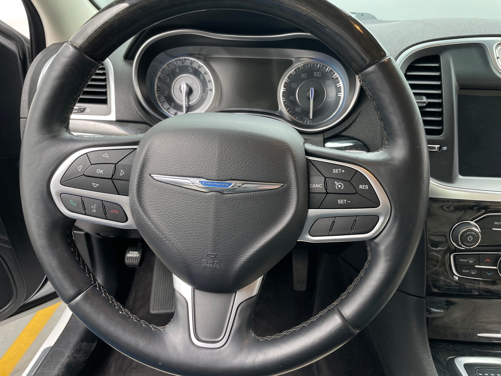 Thumbnail: 2017 Chrysler 300 - 4