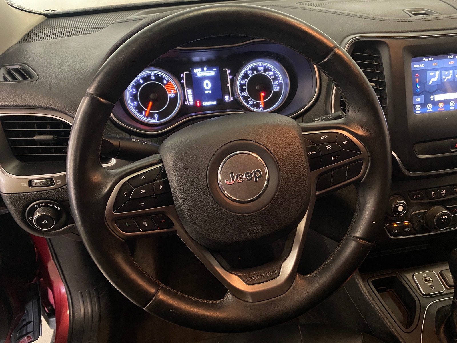 Thumbnail: 2019 Jeep Cherokee - 5