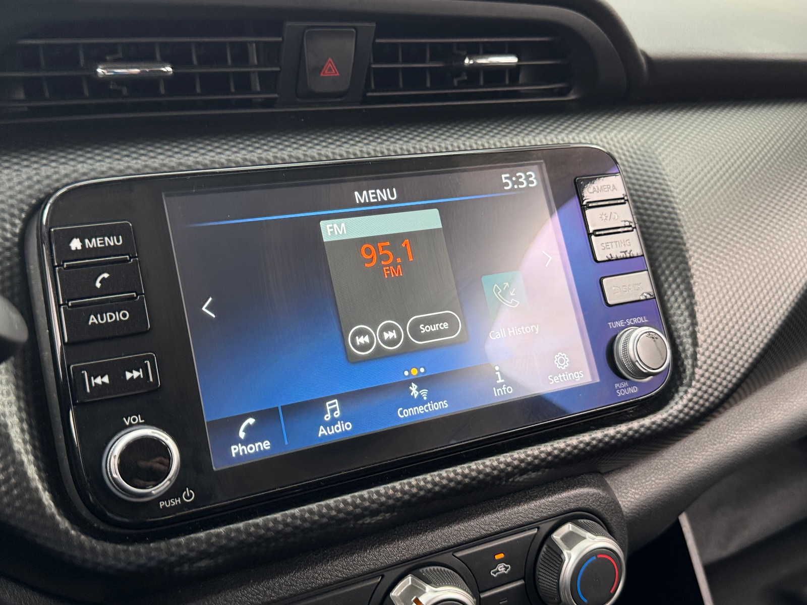 Thumbnail: 2023 Nissan Kicks - 4