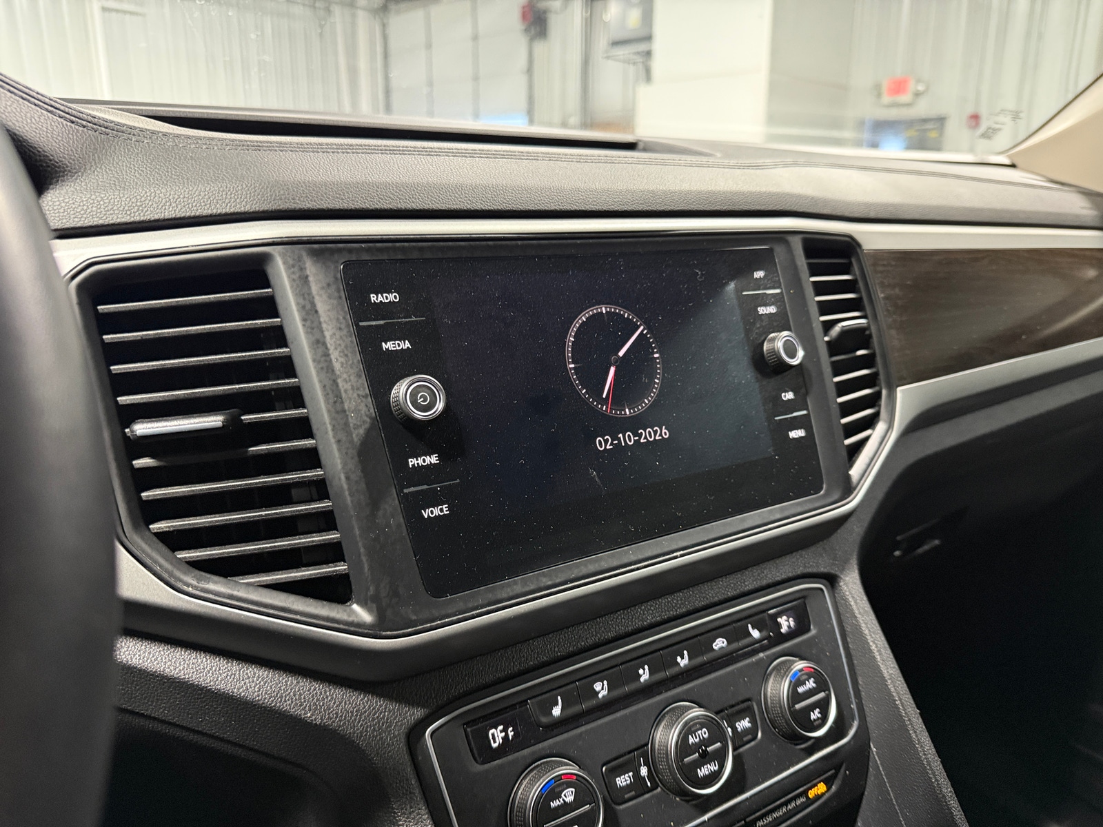 Thumbnail: 2021 Volkswagen Atlas - 3