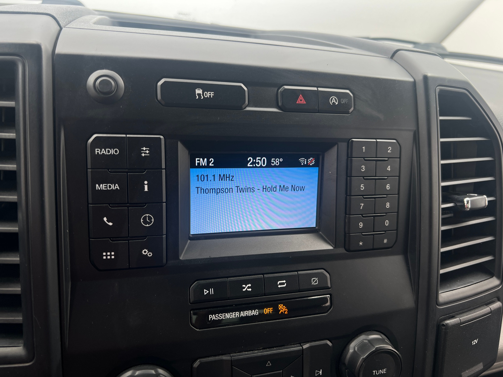 Thumbnail: 2019 Ford Econoline - 4