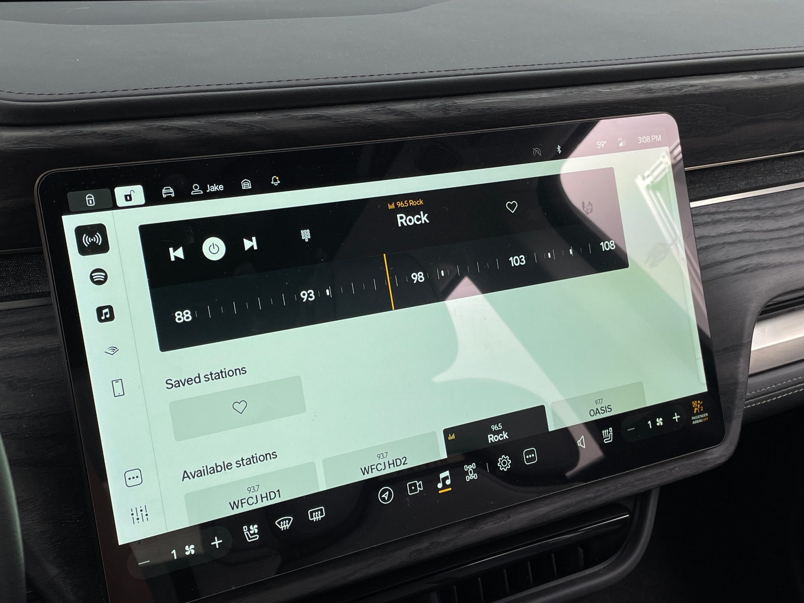 Thumbnail: 2023 Rivian R1T - 3