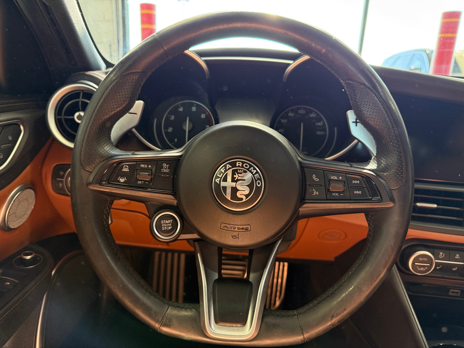 Thumbnail: 2021 Alfa Romeo Giulia - 4