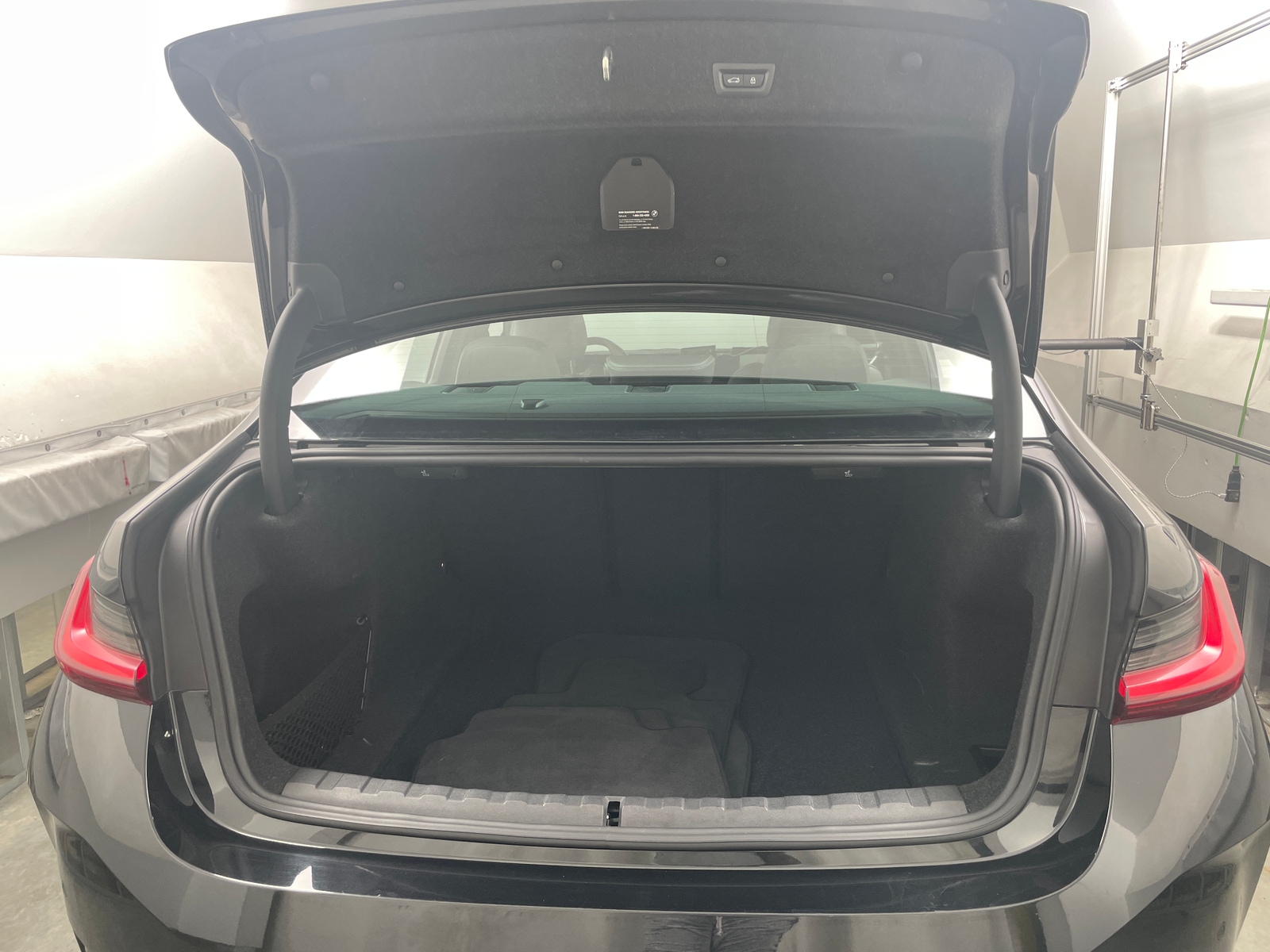 Thumbnail: 2025 BMW 3 Series - 6