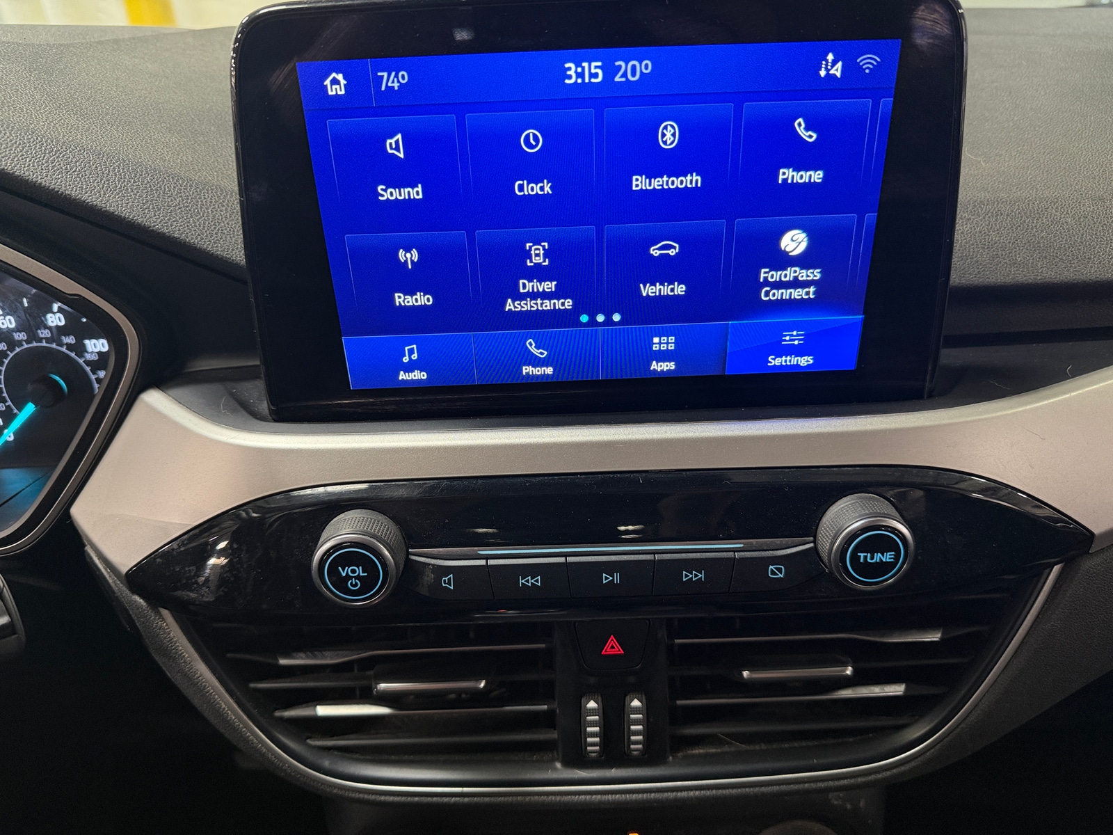 Thumbnail: 2020 Ford Escape - 4