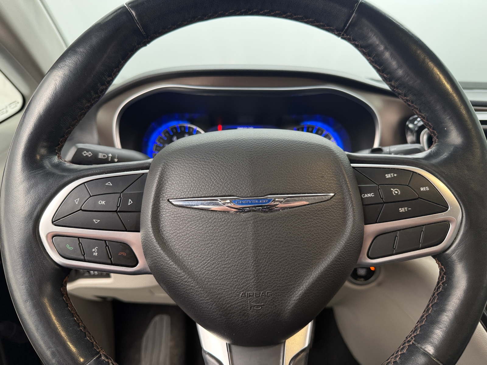 Thumbnail: 2019 Chrysler Pacifica - 4