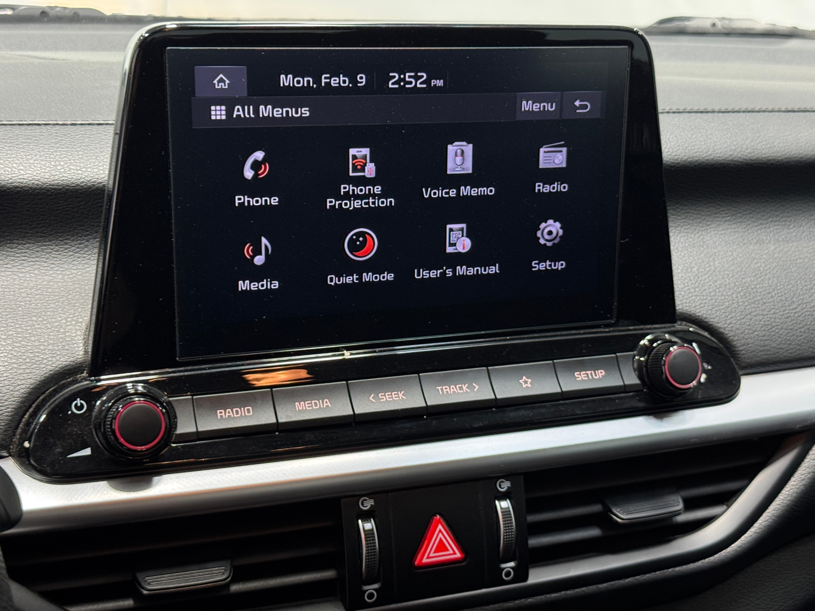 Thumbnail: 2023 Kia Forte - 4