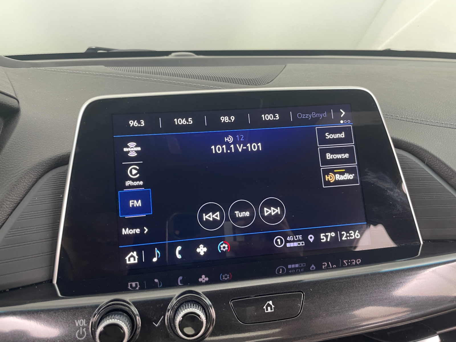 Thumbnail: 2022 Cadillac CT4 - 3