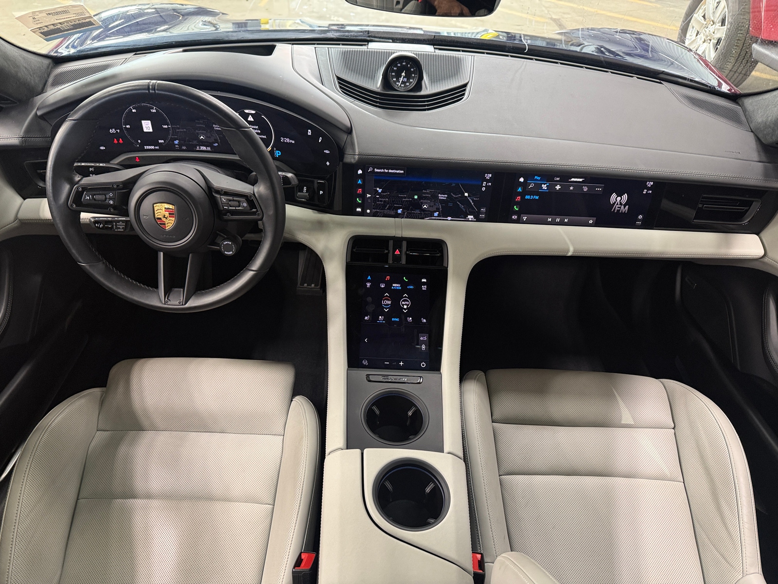 Thumbnail: 2022 Porsche Taycan - 3