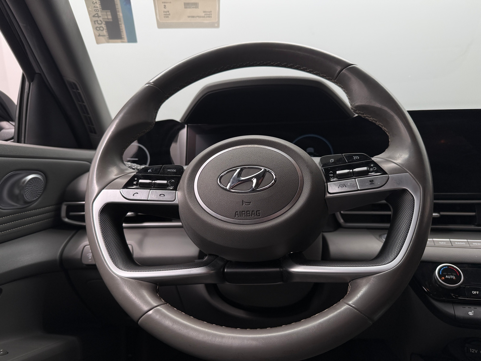 Thumbnail: 2023 Hyundai Elantra - 5