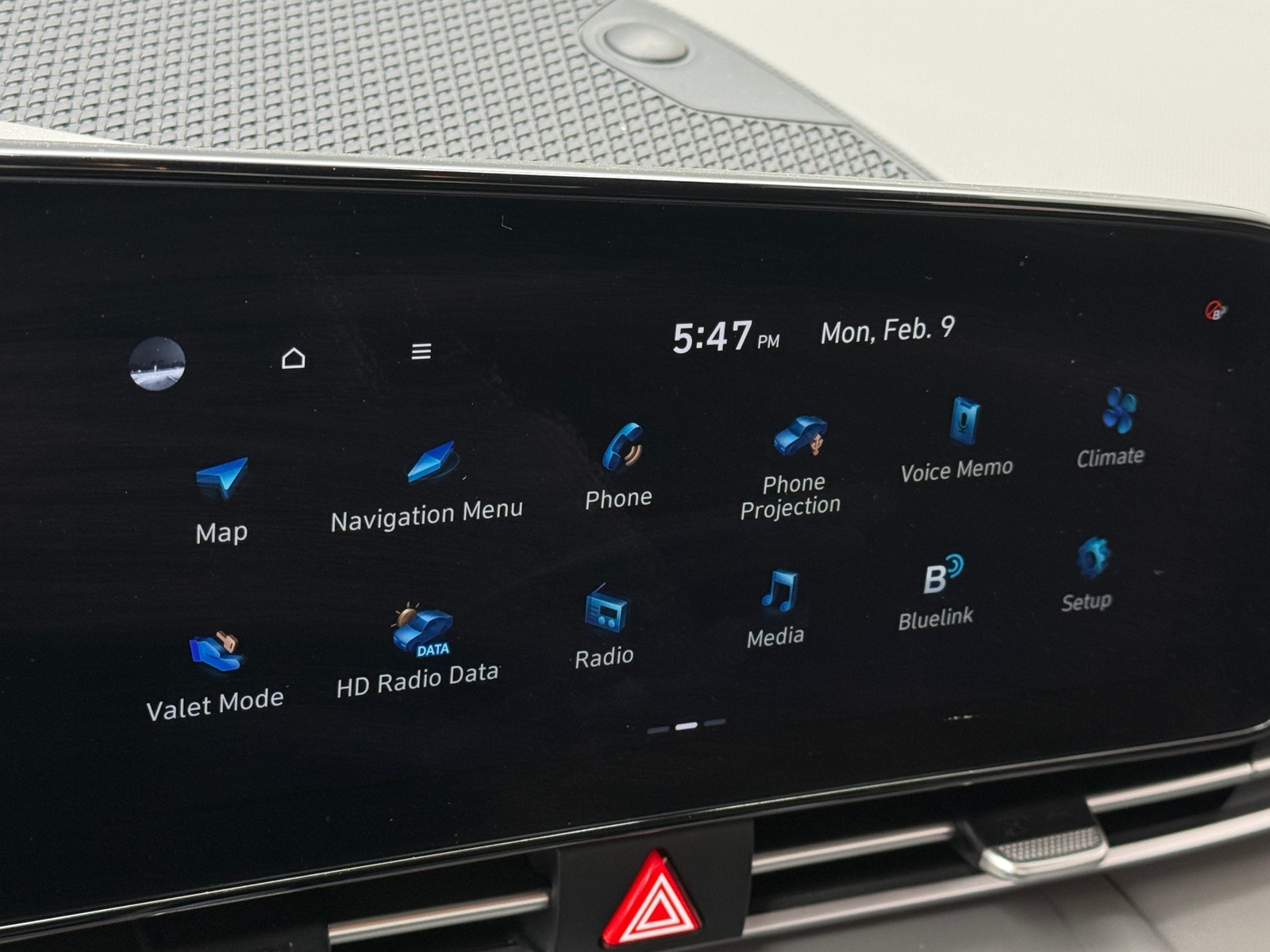 Thumbnail: 2023 Hyundai Elantra - 4