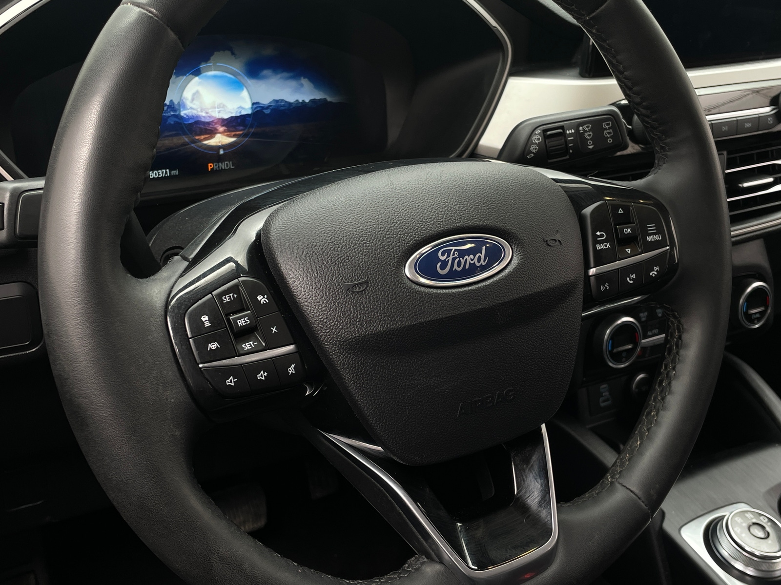 Thumbnail: 2021 Ford Escape - 4
