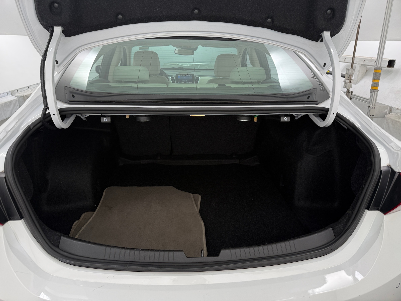 Thumbnail: 2024 Chevrolet Malibu - 6