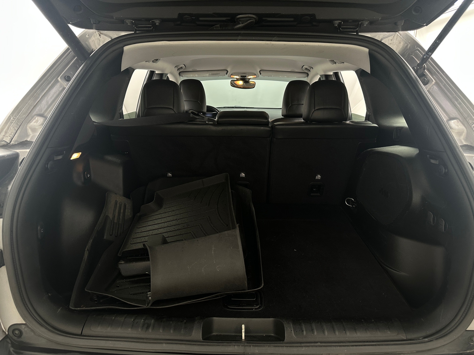 Thumbnail: 2020 Jeep Cherokee - 6