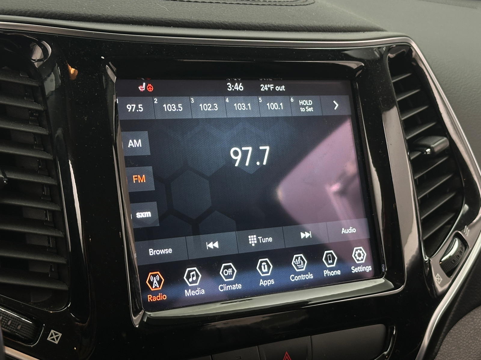 Thumbnail: 2020 Jeep Cherokee - 3