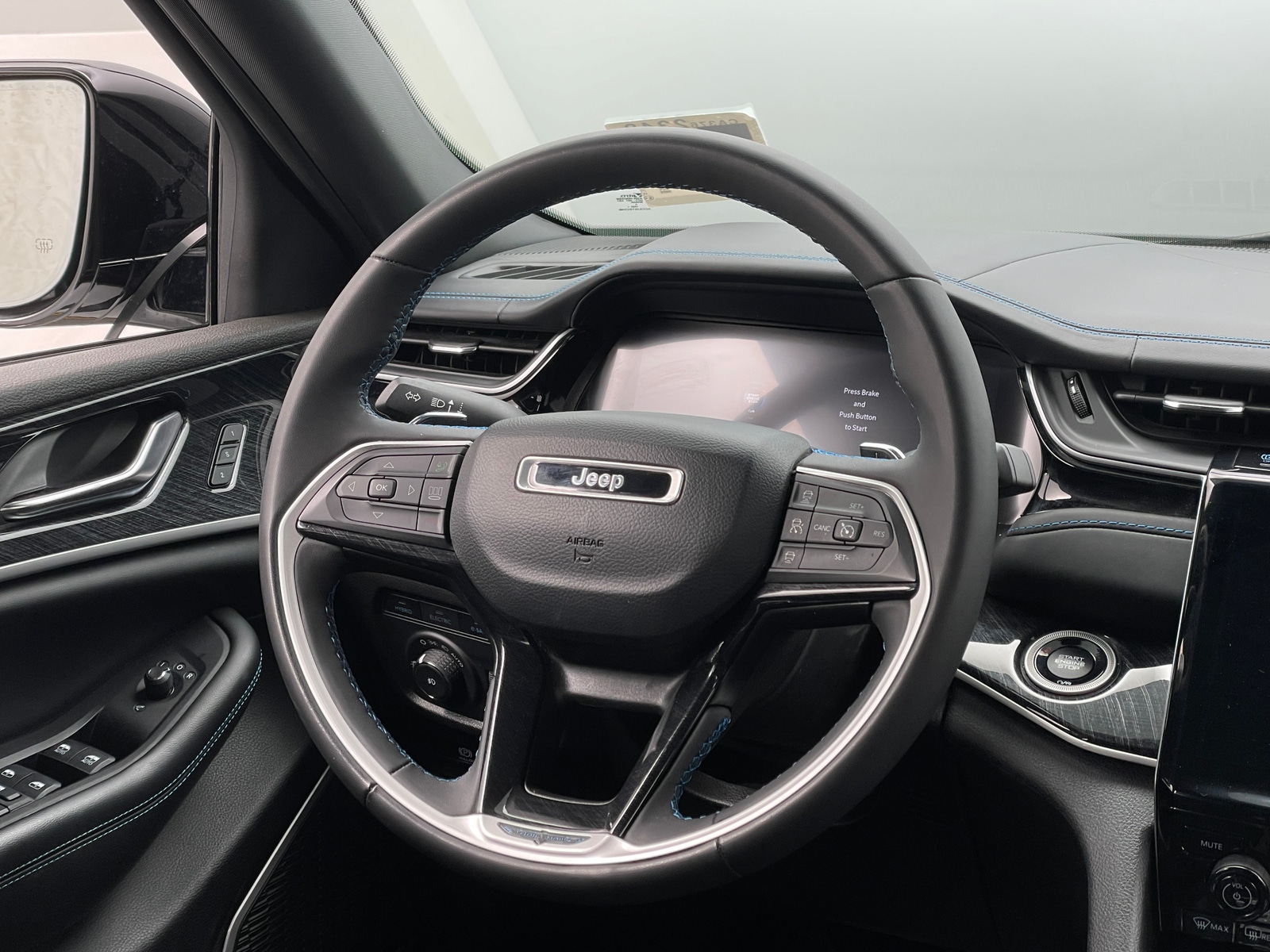 Thumbnail: 2022 Jeep Grand Cherokee - 4