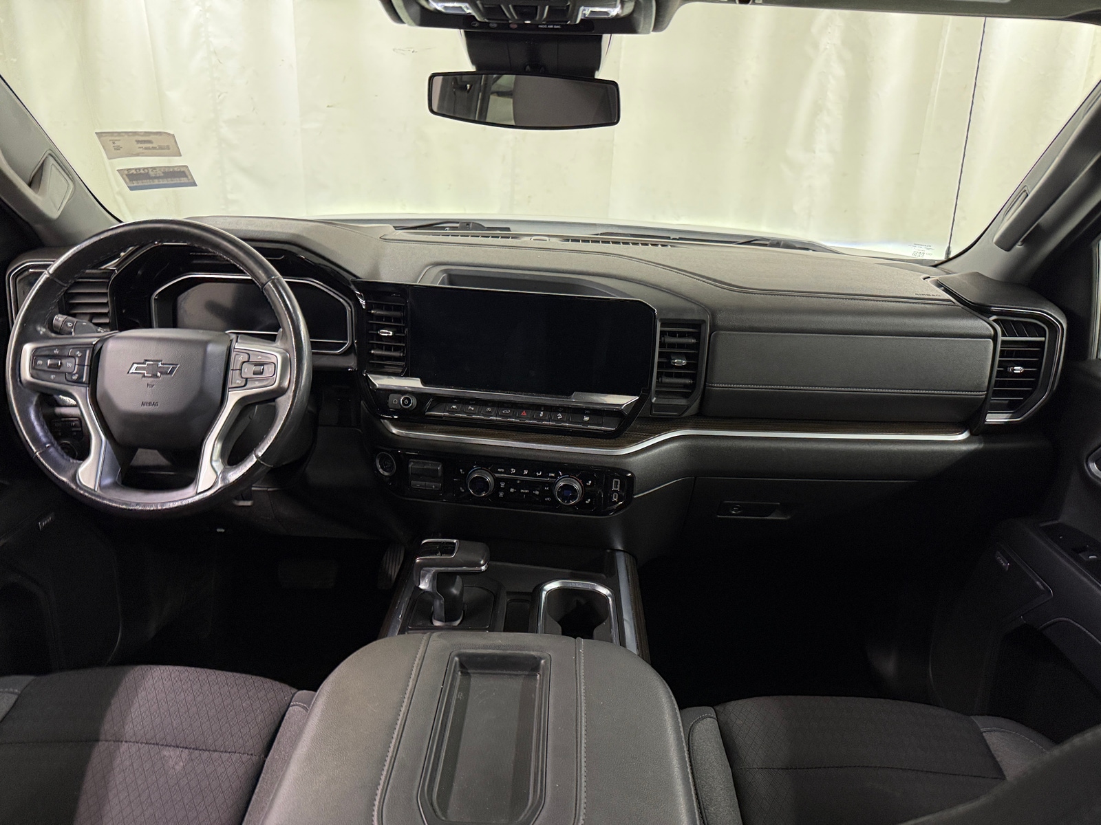 Thumbnail: 2022 Chevrolet Silverado 1500 - 3