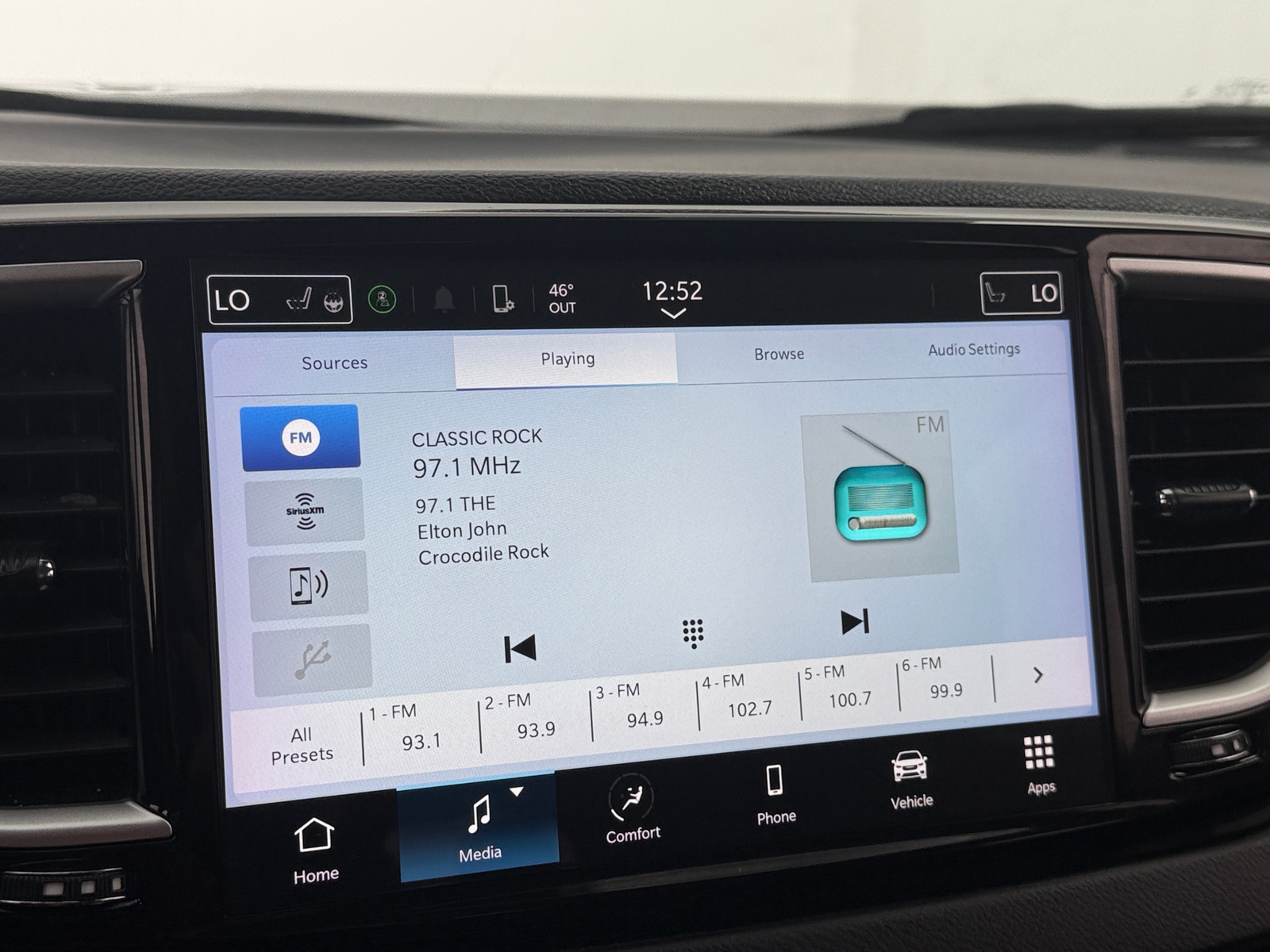 Thumbnail: 2024 Chrysler Pacifica - 3