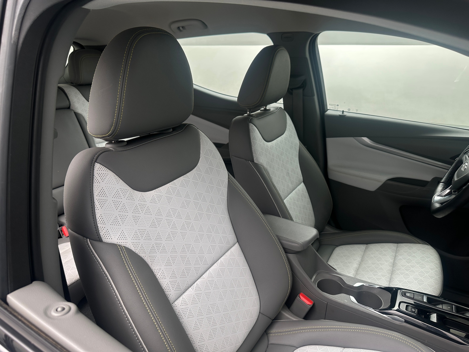 Thumbnail: 2023 Chevrolet Bolt EUV - 2