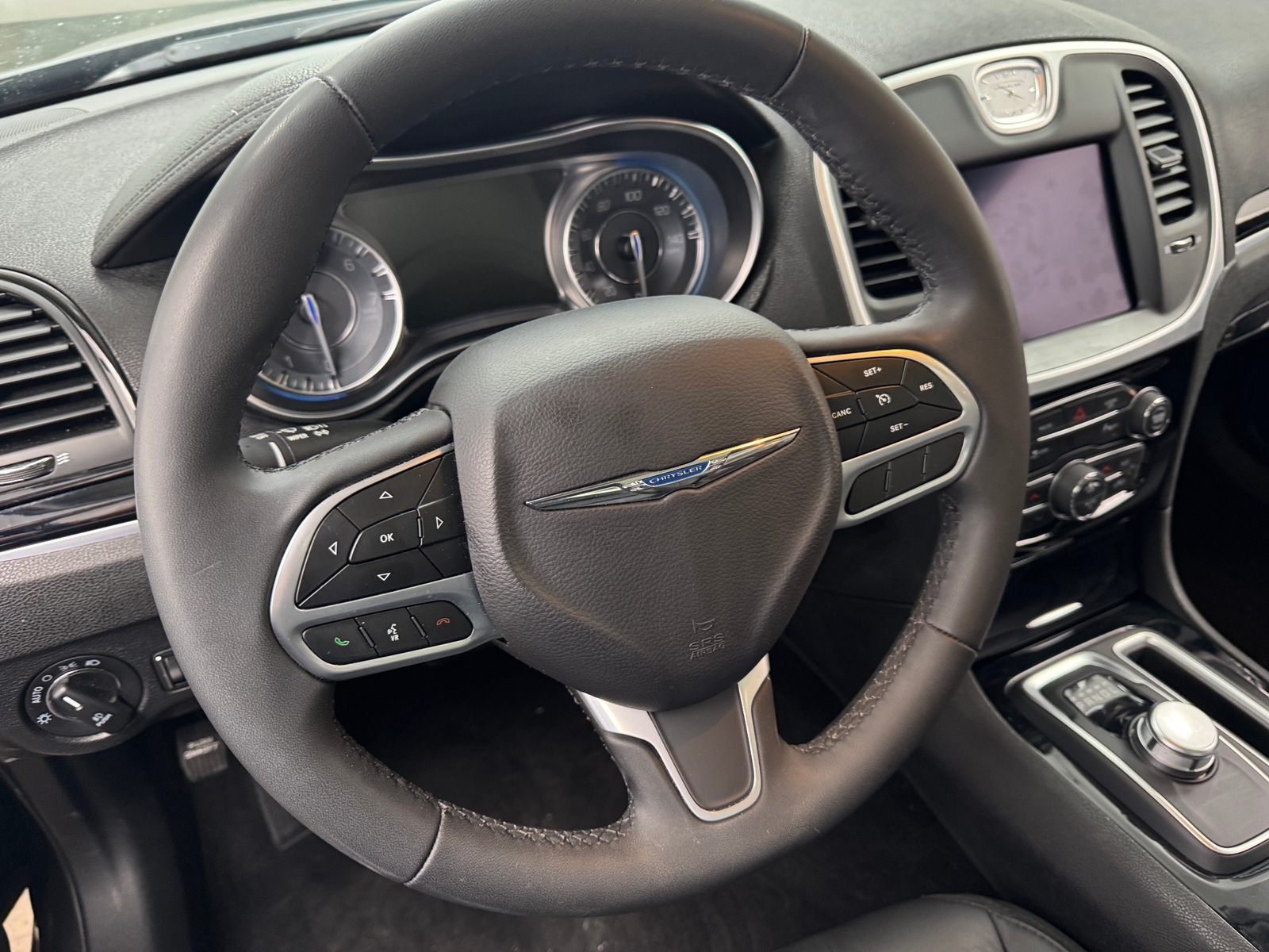 Thumbnail: 2023 Chrysler 300 - 4