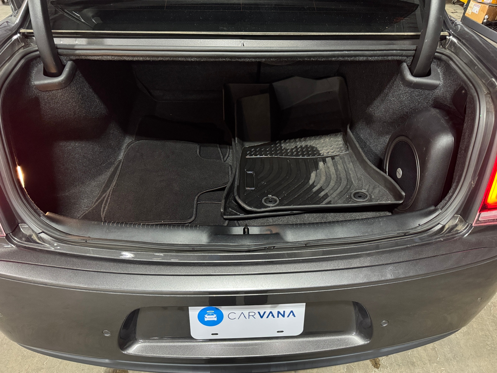 Thumbnail: 2023 Chrysler 300 - 6