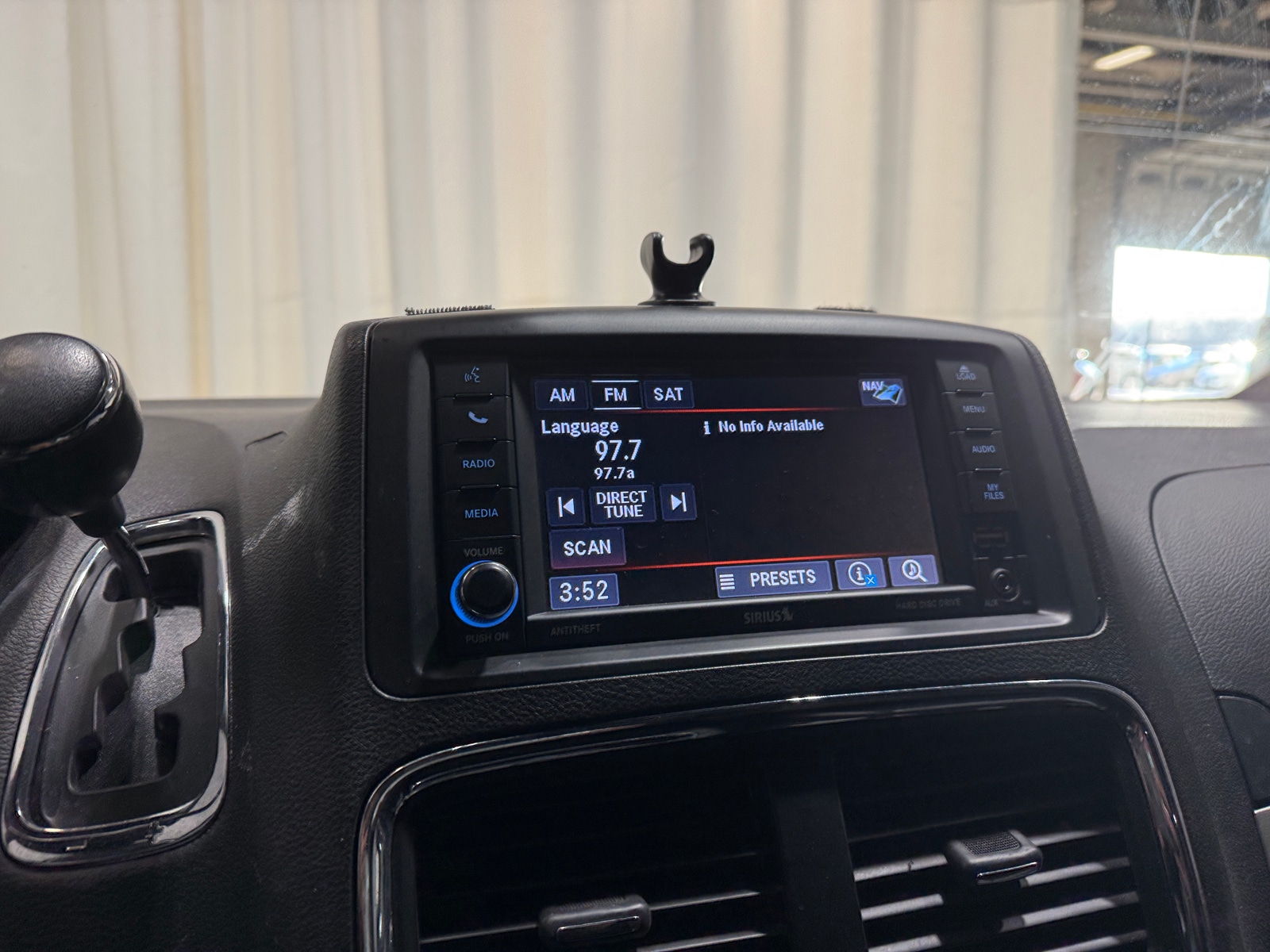 Thumbnail: 2019 Dodge Grand Caravan - 3