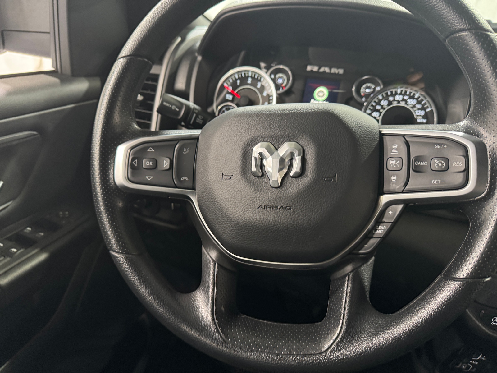 Thumbnail: 2025 RAM 1500 - 5