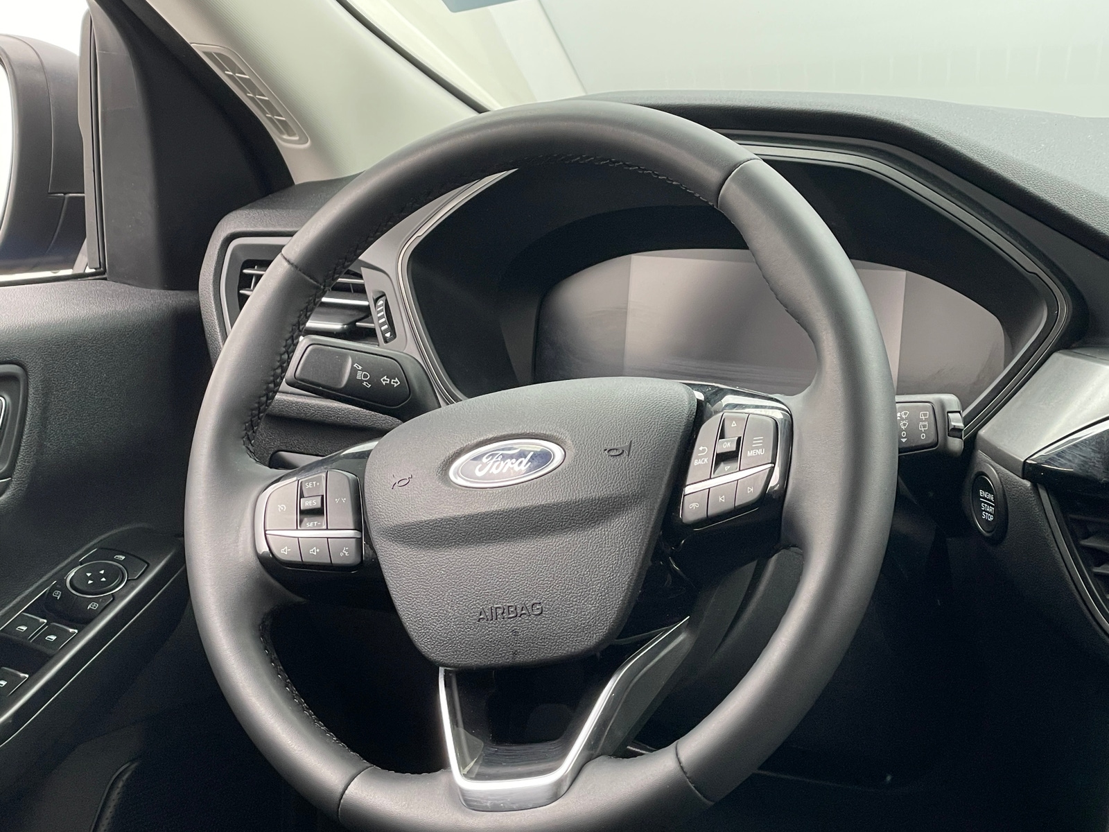 Thumbnail: 2023 Ford Escape - 5